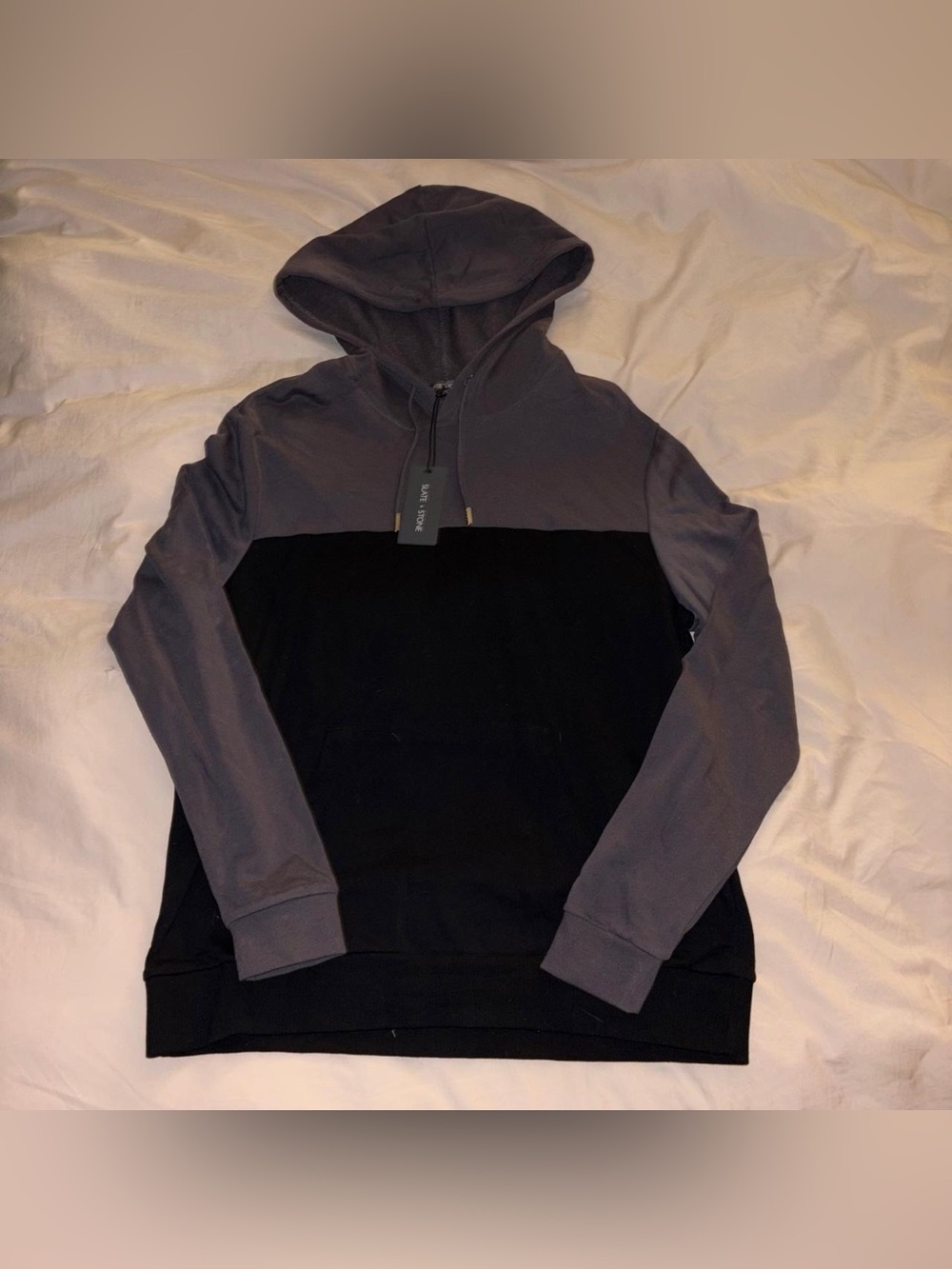 Slate & Stone Men's Black and Dark Gray
Hoodie Size XL